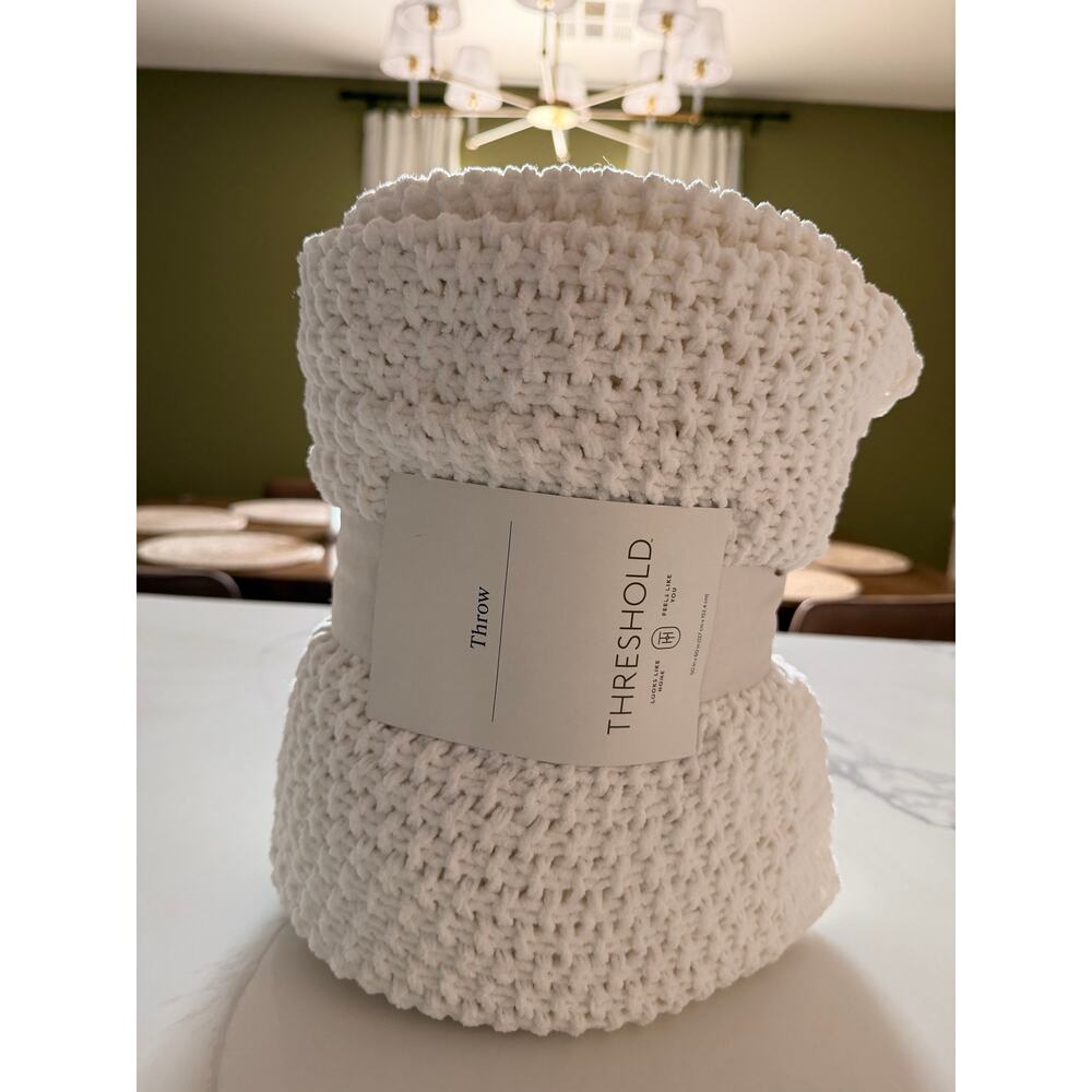 Threshold Chunky Knit Throw Blanket White 50x60 Soft Chenille NWT Target - Picture 4 of 4